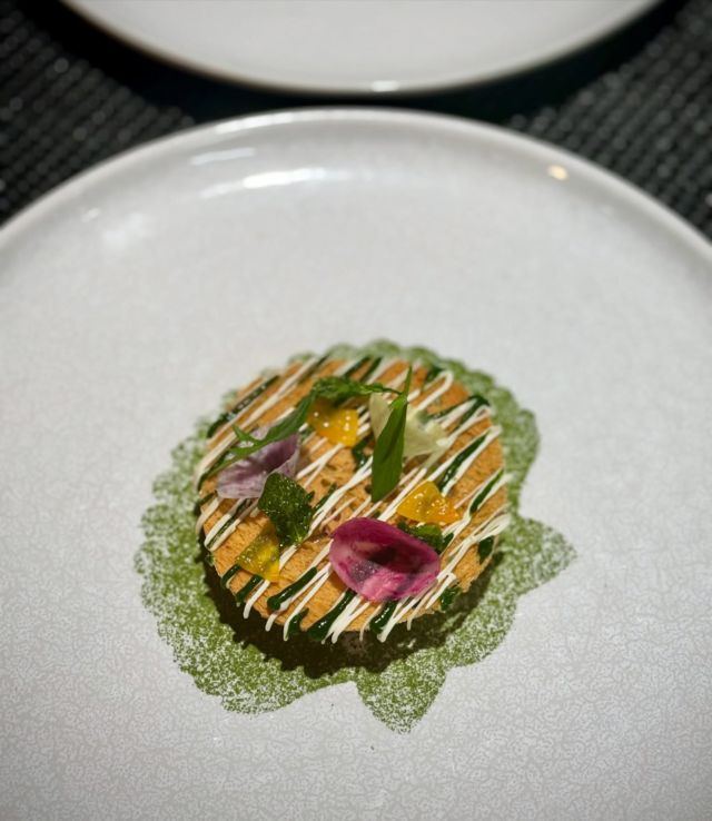 🫣🫣🫣
« Cache-cache de St Jacques mentholé »

En ce moment au restaurant.

À très vite à notre table …😉

#cuisine 
#produitsmagiques 
#coquillesaintjacques
#fraicheur 
#restaurant 
#lulurouget 
#nantes 
#uncuisinierenville